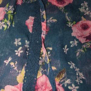 Decree Tops - Floral print blouse Decree Tops - Floral print blouse